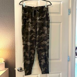 Lululemon light weight joggers